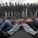 Maduro se queda sin salidas